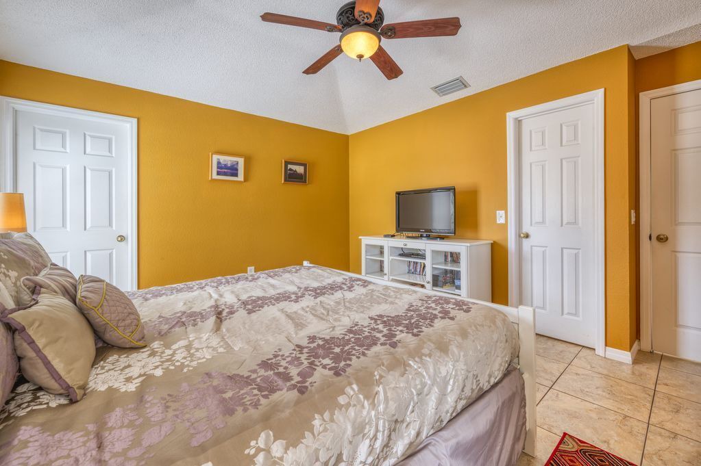 Photo of Bedroom in Lake Berkley