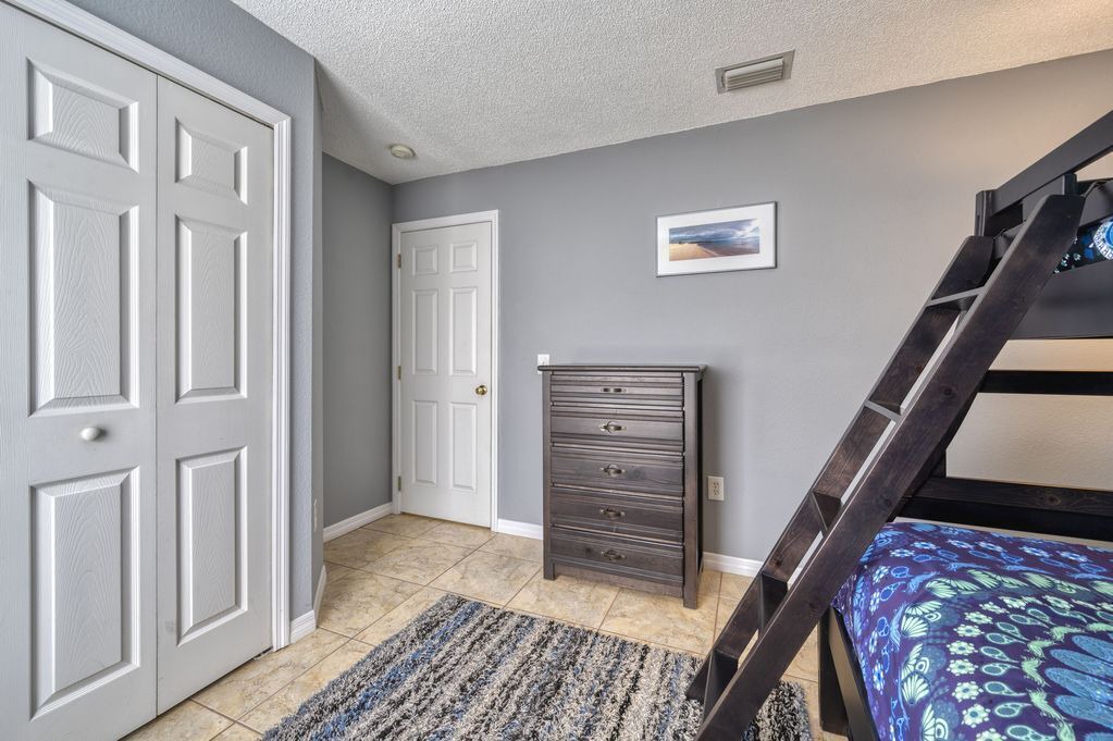 Photo of Bedroom in Lake Berkley