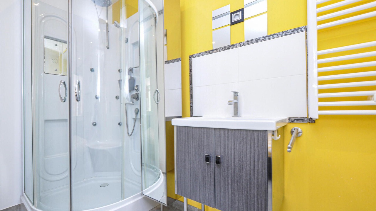 Photo of Bathroom in Biot