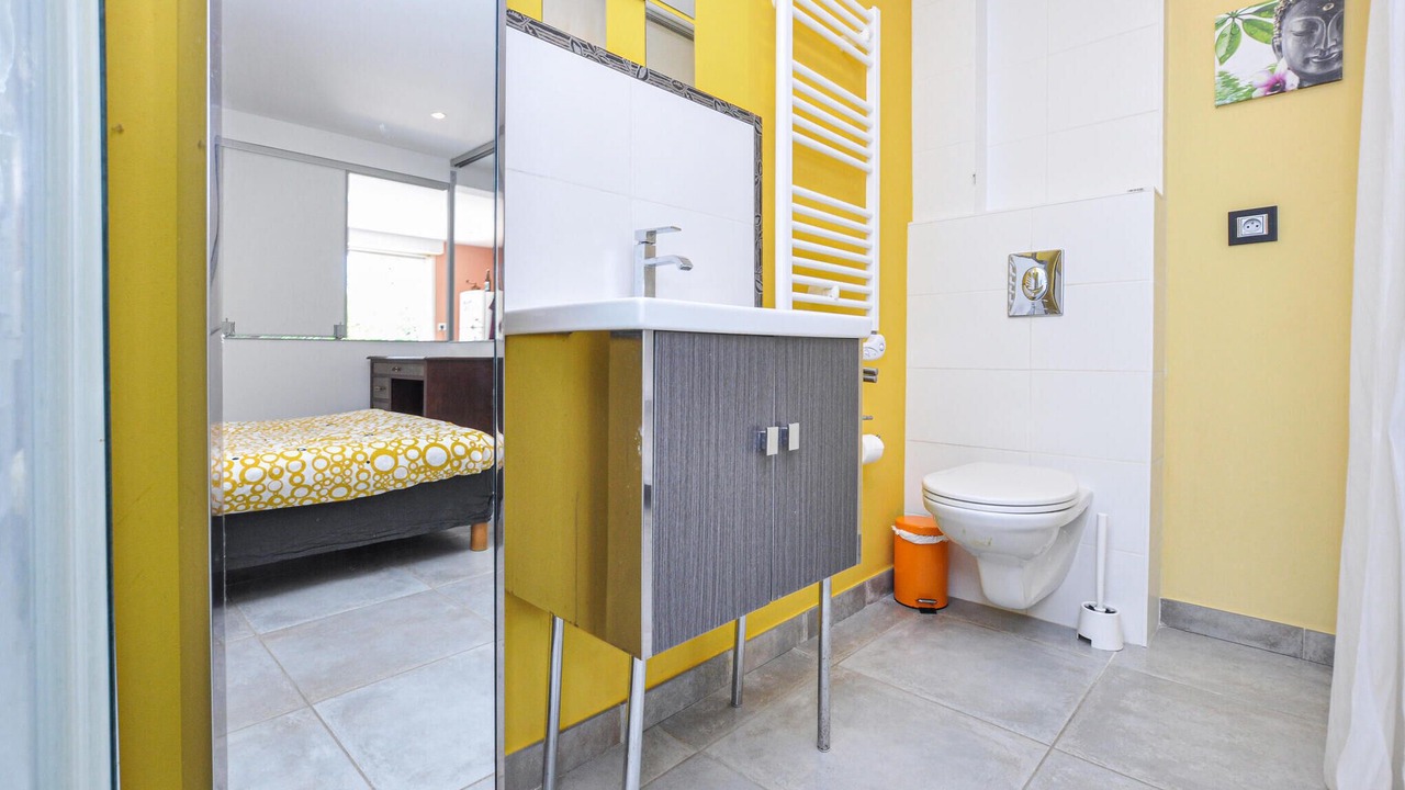 Photo of Bathroom in Biot