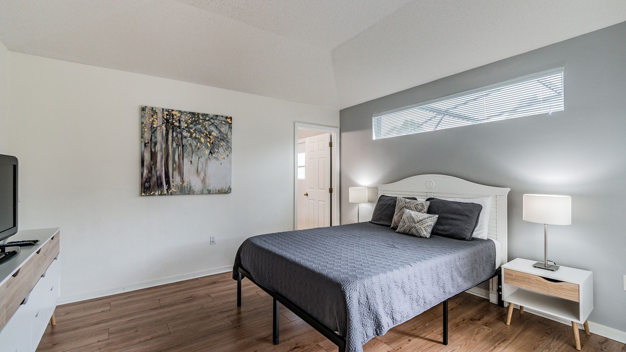 Photo of Bedroom in Lake Berkley
