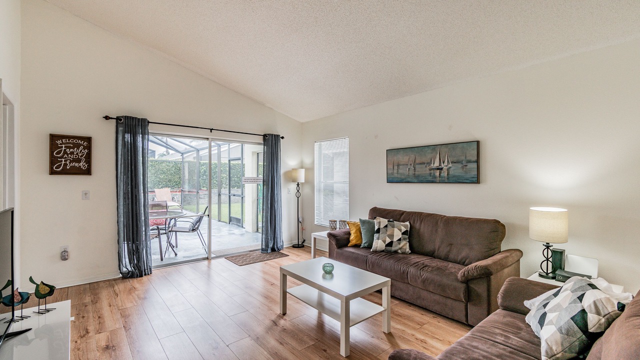 Photo of Livingroom in Lake Berkley