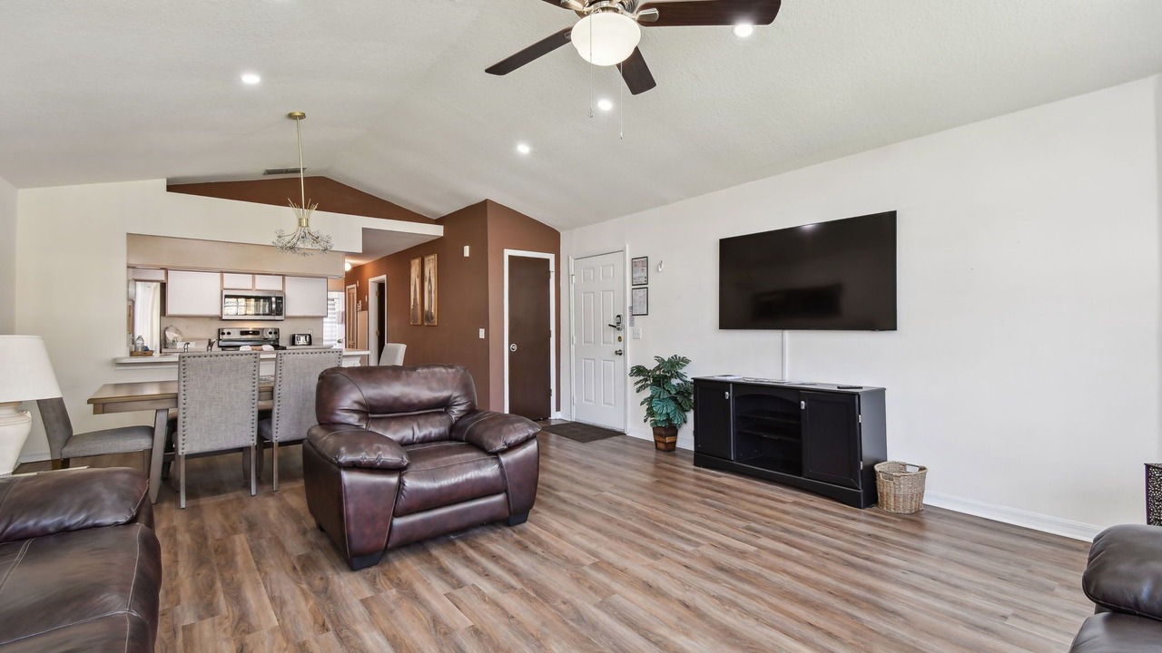 Photo of Livingroom in Lindfields