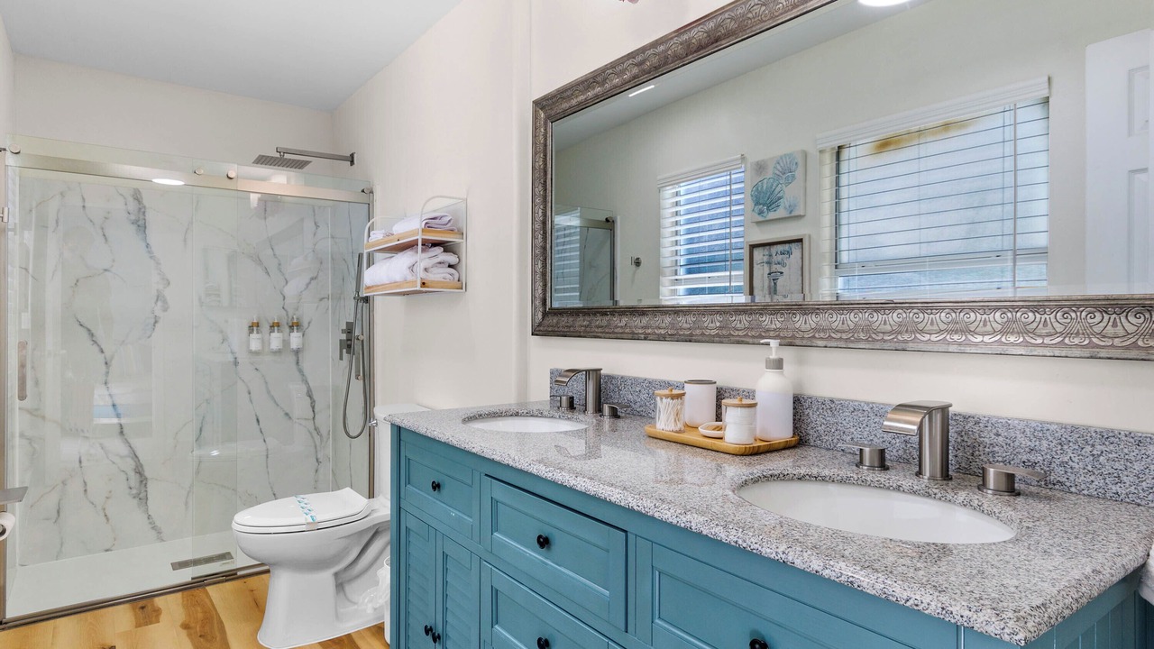 Photo of Bathroom in Buena Ventura Lakes