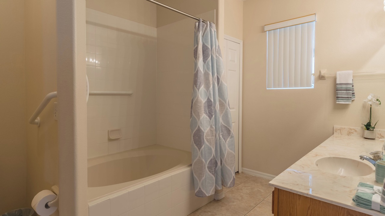 Photo of Bathroom in Sunset Ridge
