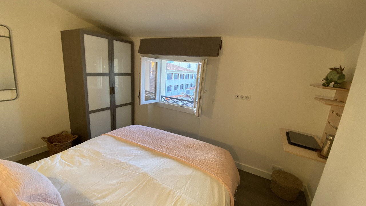 Photo of Bedroom in Antibes Old Town