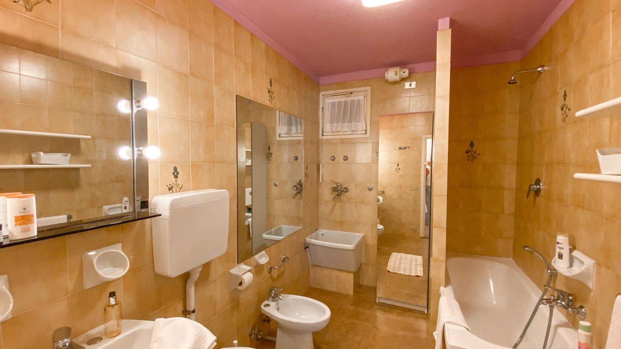 Photo of Bathroom in Colico Piano