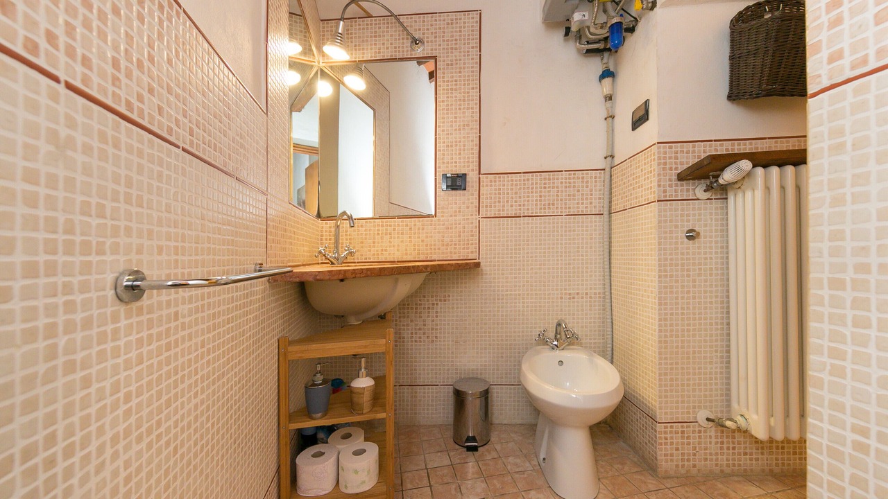Photo of Bathroom in Chianni
