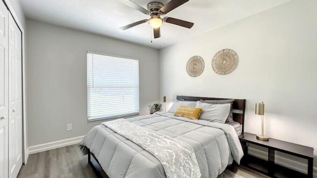 Photo of Bedroom in Azalea Park