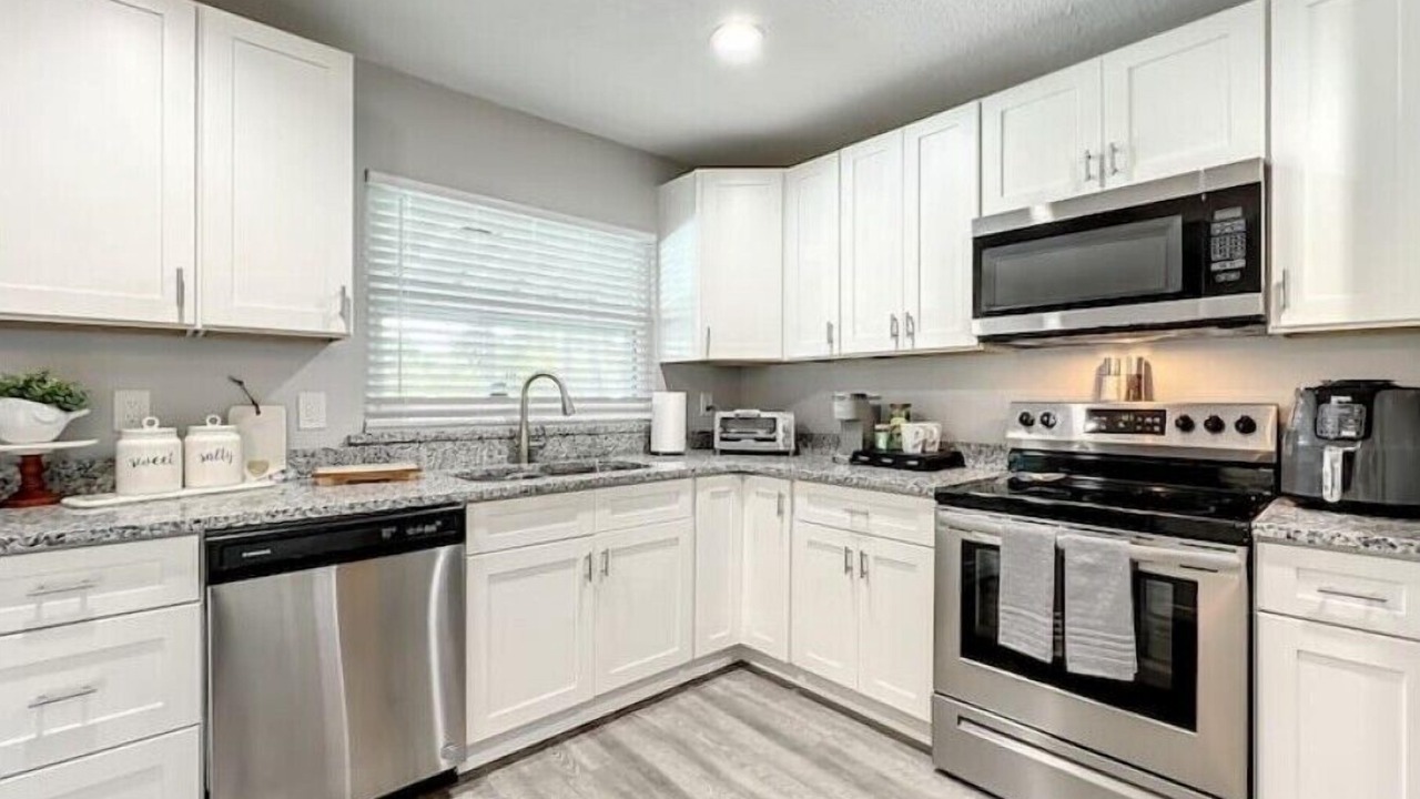Photo of Kitchen in Azalea Park