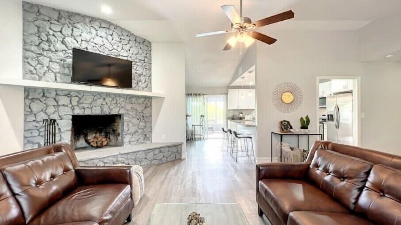Photo of Livingroom in Azalea Park