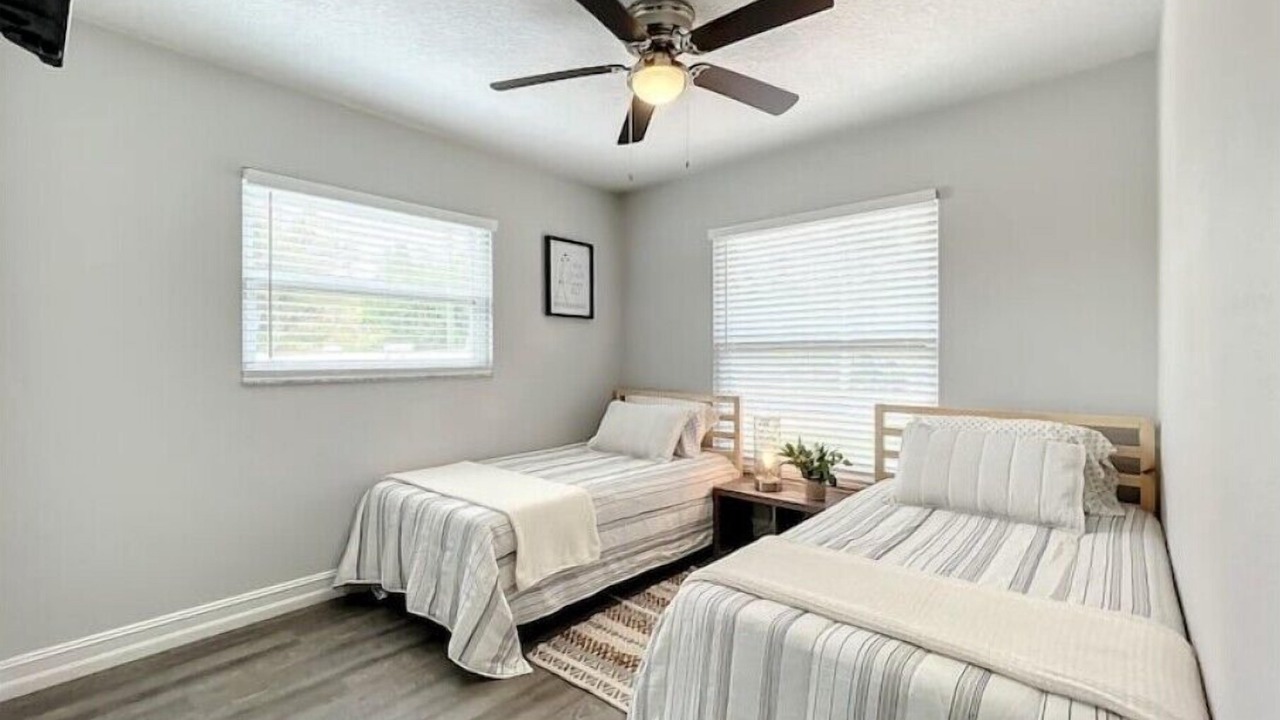 Photo of Bedroom in Azalea Park