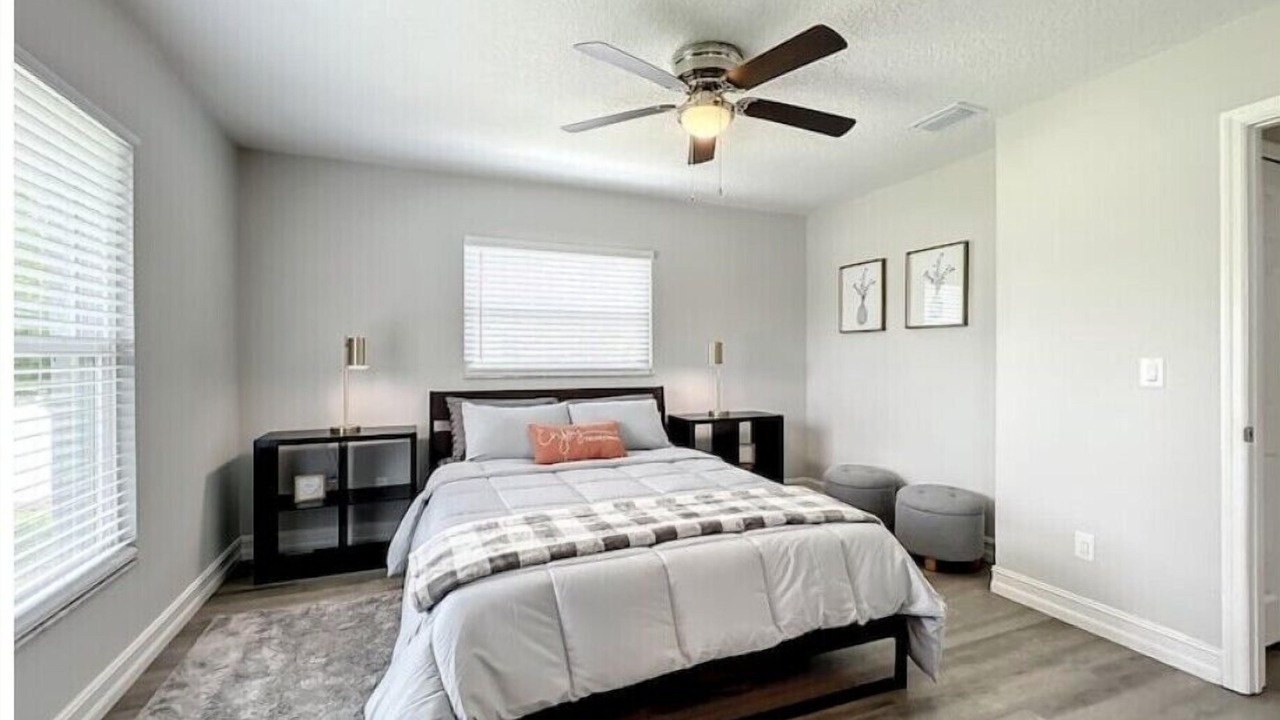 Photo of Bedroom in Azalea Park