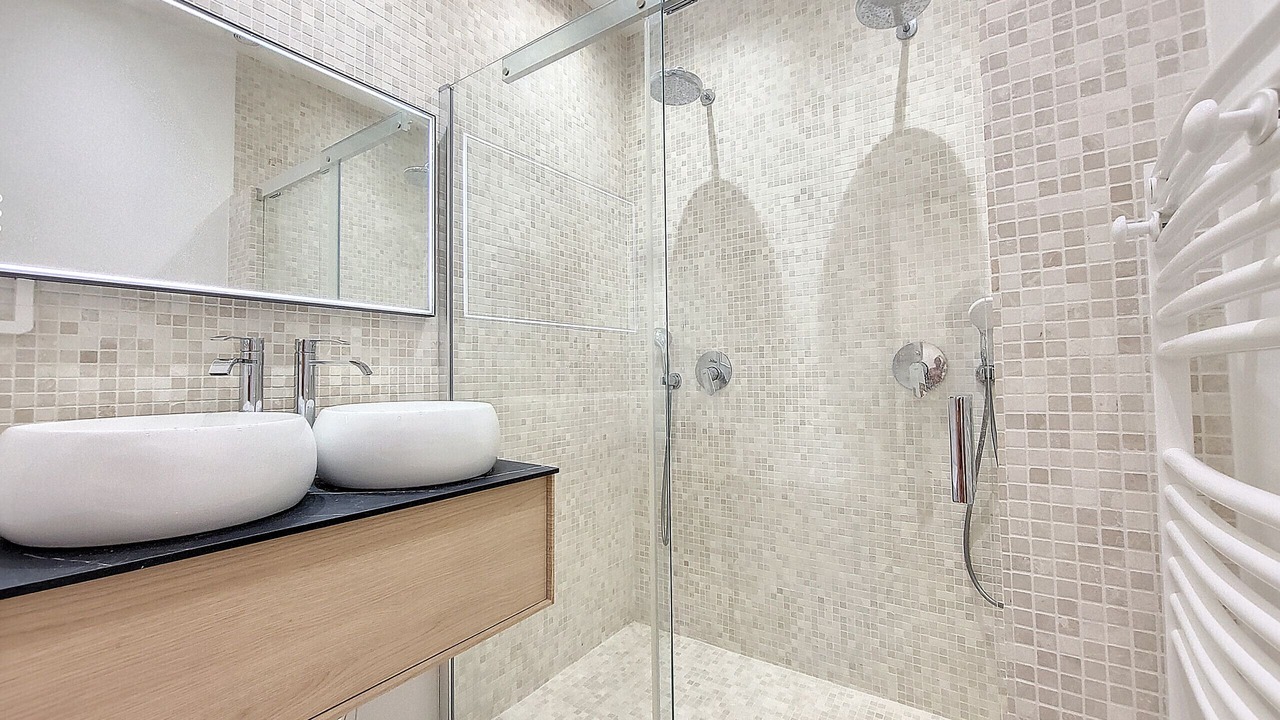 Photo of Bathroom in Quartier du Port