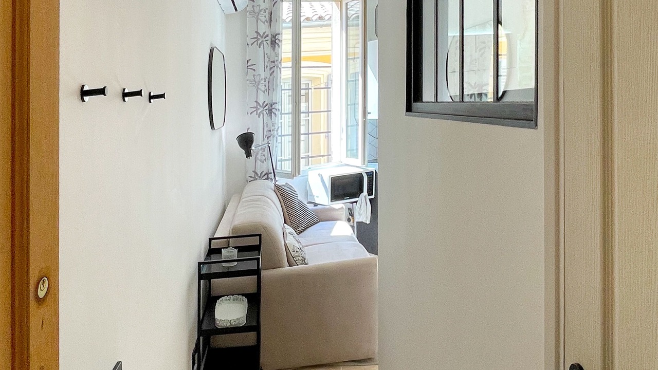 Photo of Livingroom in Antibes City Centre