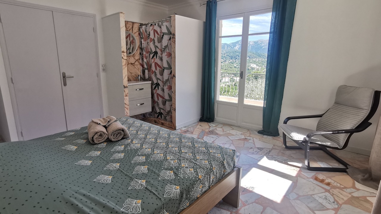 Photo of Bedroom in Contes