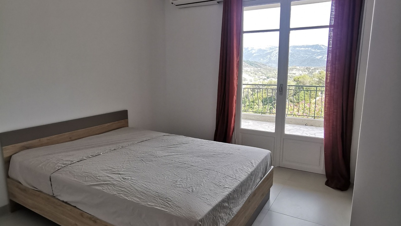 Photo of Bedroom in Contes