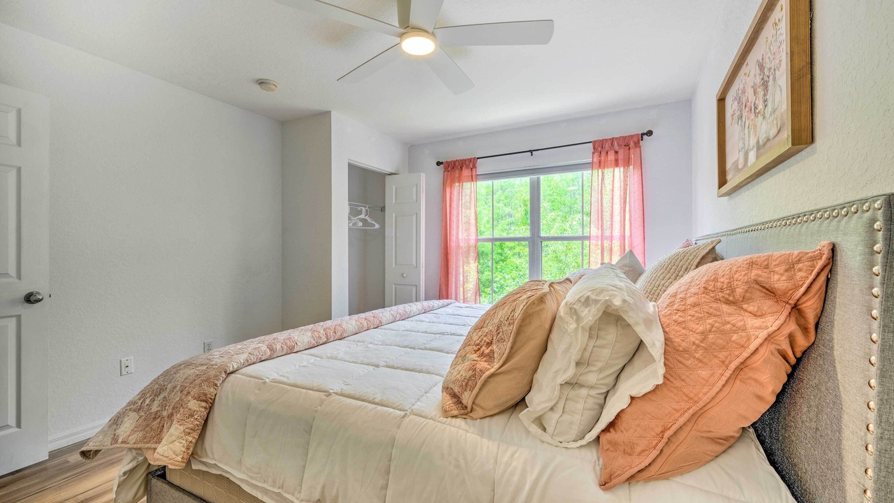 Photo of Bedroom in Venetian Bay Villages