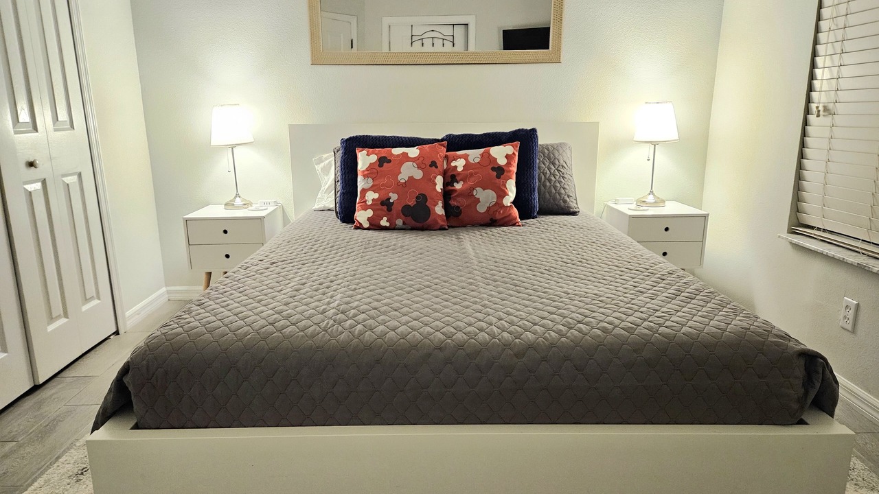Photo of Bedroom in Sunset Lakes