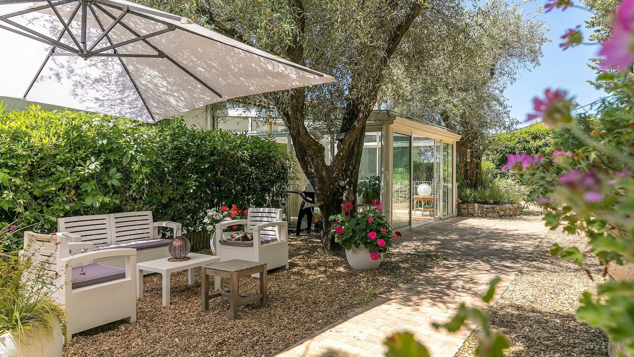 Photo of Patio Balcony in Mouans-Sartoux