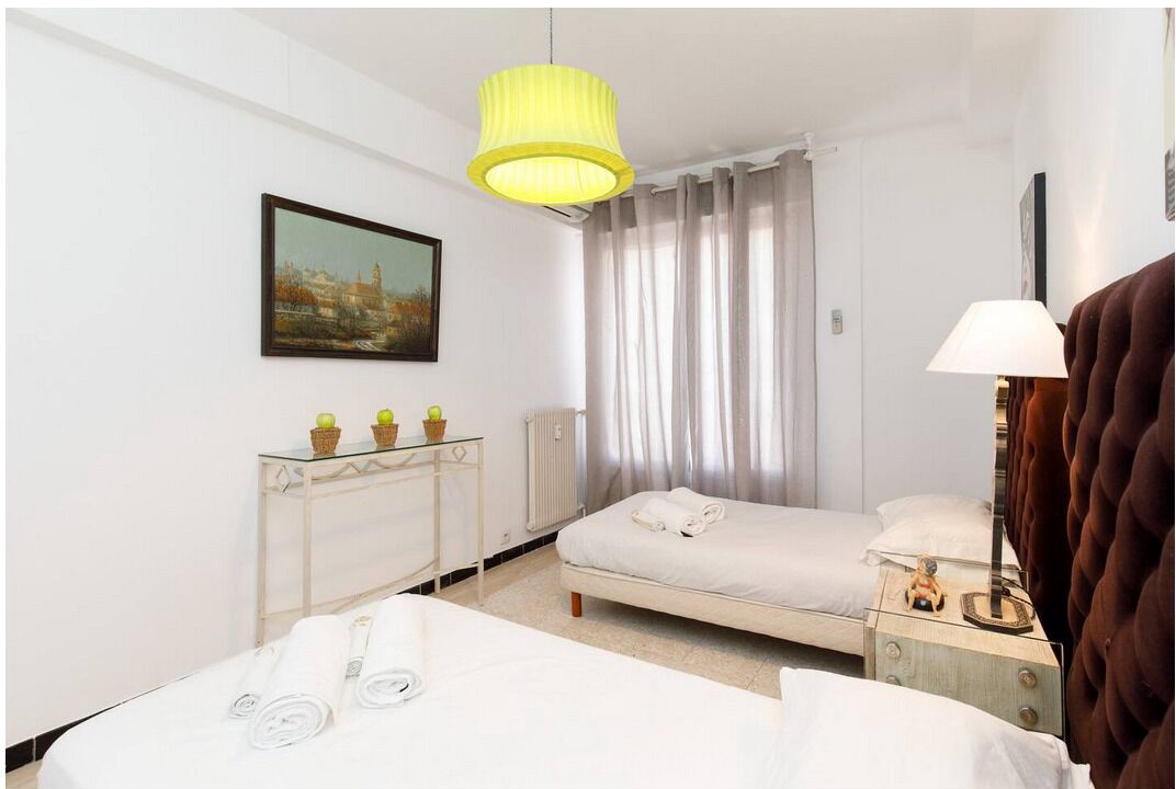 Photo of Bedroom in Prado - Republique
