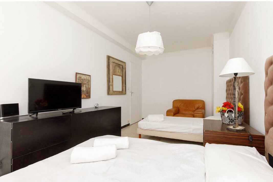 Photo of Bedroom in Prado - Republique