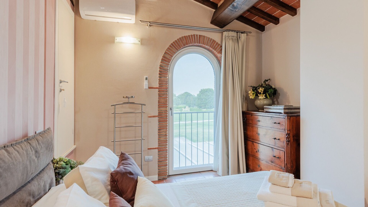 Photo of Bedroom in SantʼAndrea di Compito