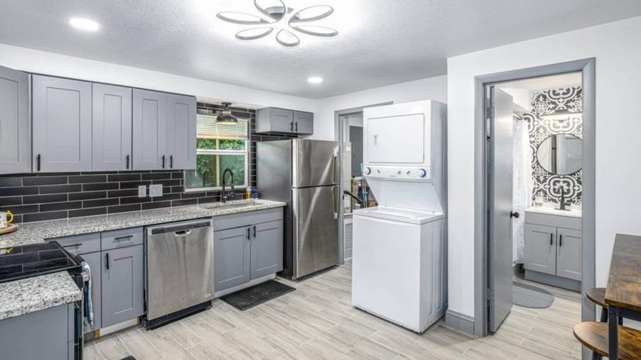 Photo of Kitchen in Azalea Park