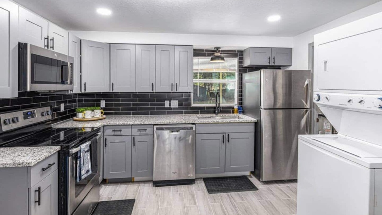 Photo of Kitchen in Azalea Park