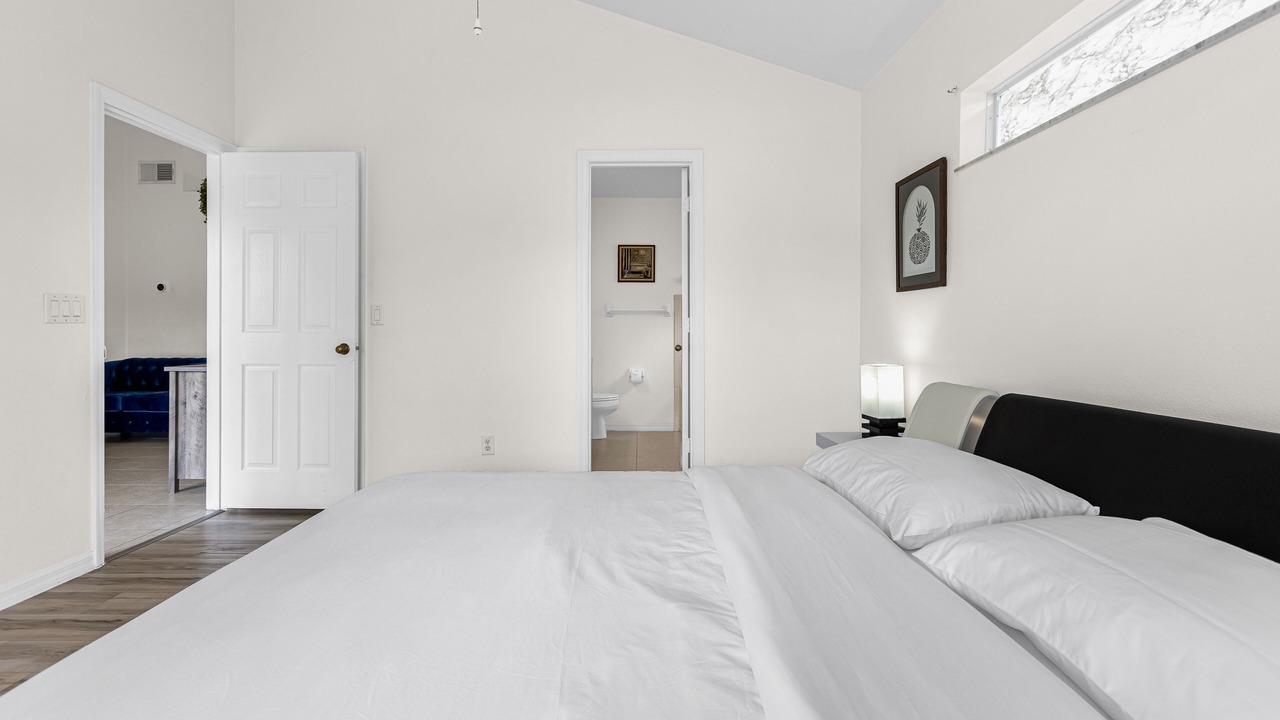 Photo of Bedroom in Crystal Cove