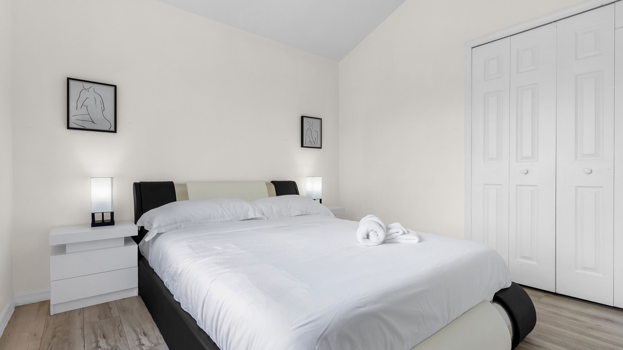 Photo of Bedroom in Crystal Cove