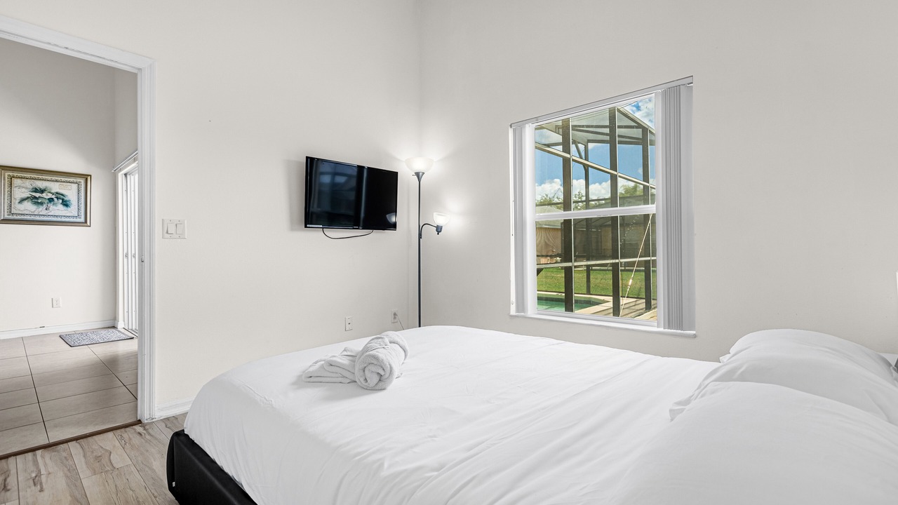 Photo of Bedroom in Crystal Cove