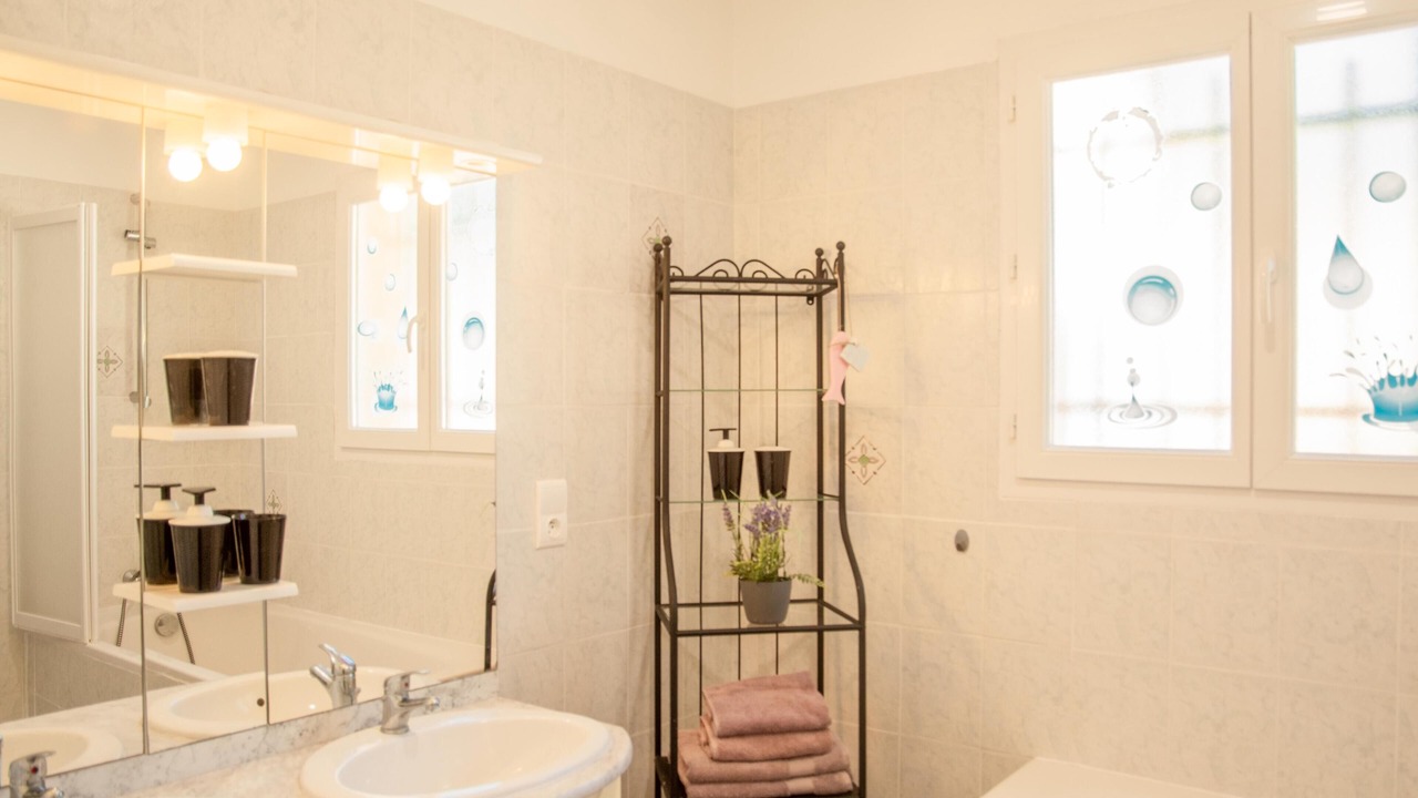 Photo of Bathroom in Bagnols-en-Foret