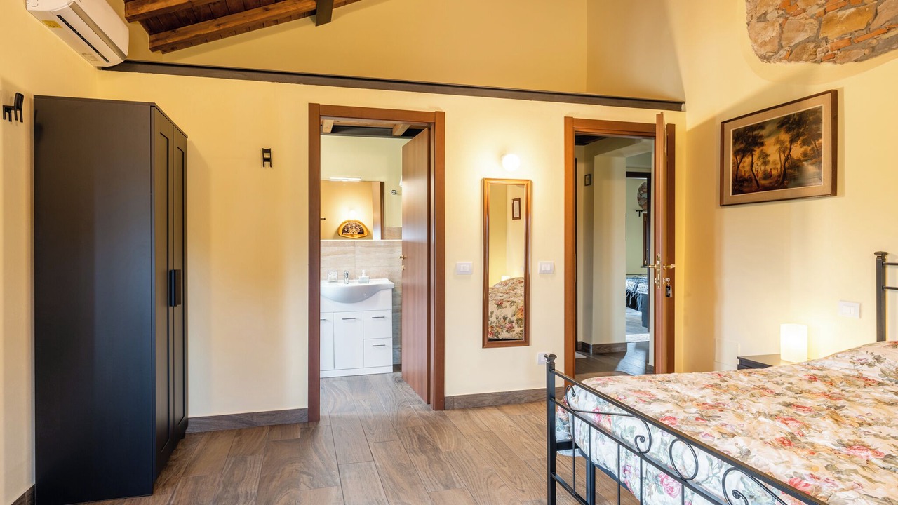 Photo of Bedroom in SantʼAndrea di Compito