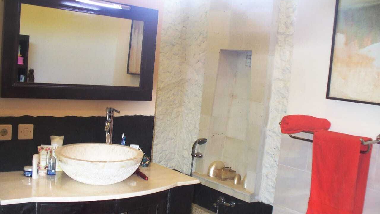 Photo of Bathroom in Umeanyar