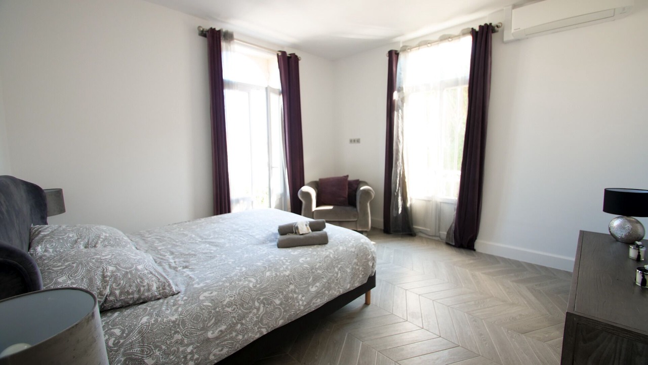 Photo of Bedroom in Carnot