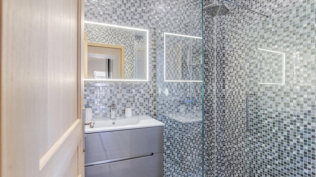 Photo of Bathroom in Carnot