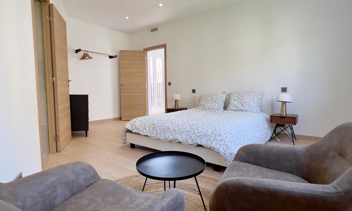 Photo of Bedroom in Beausoleil
