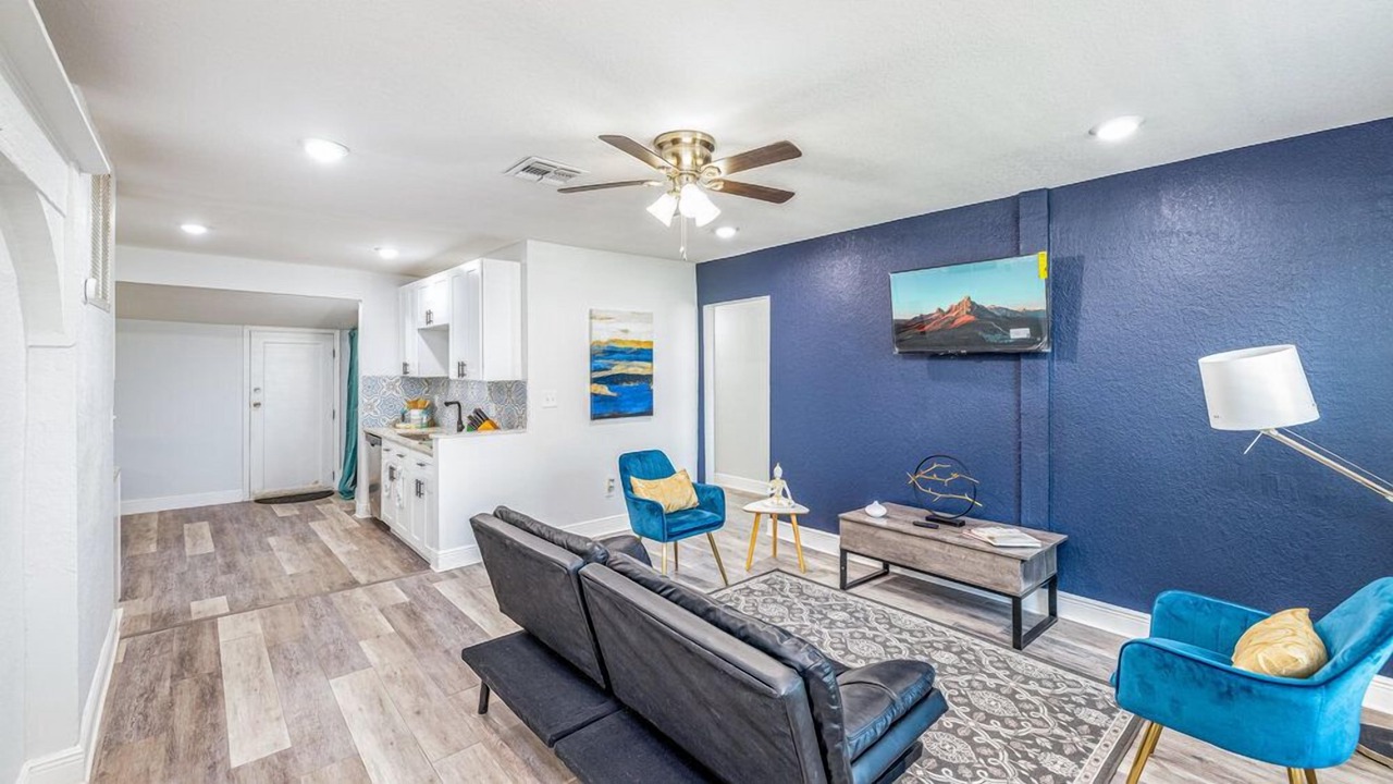 Photo of Bedroom in Azalea Park