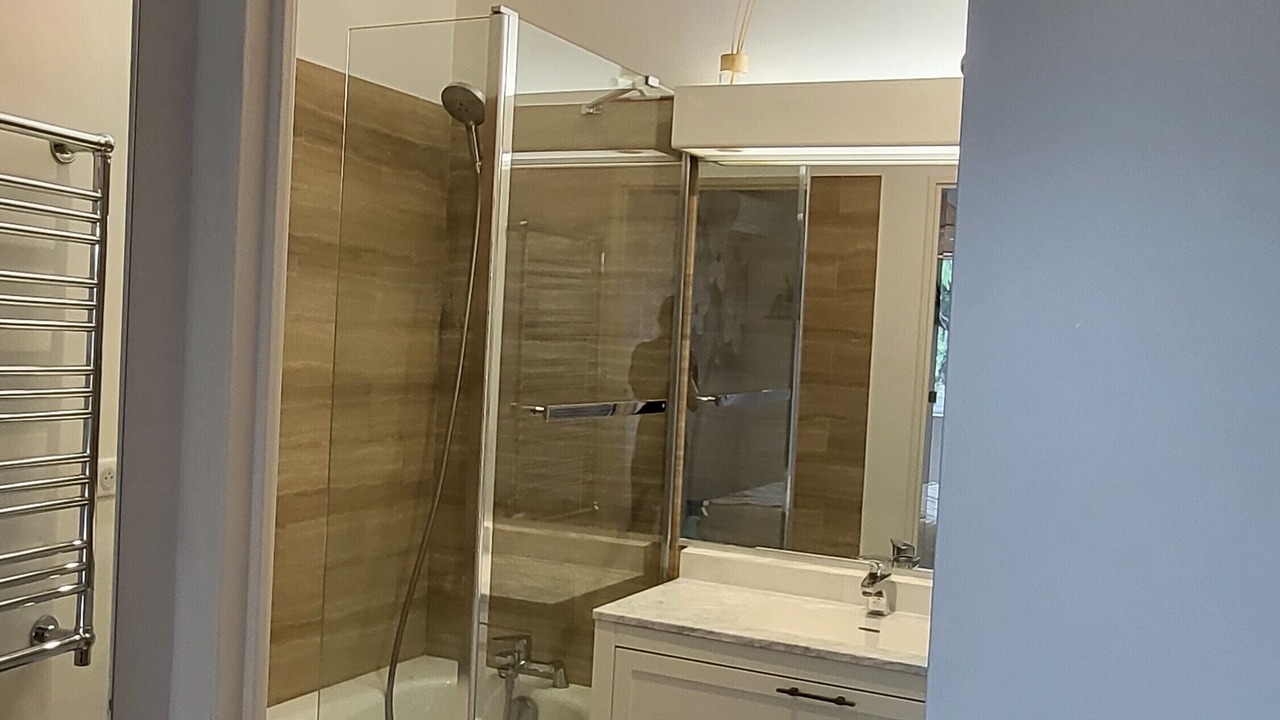 Photo of Bathroom in Prado - Republique