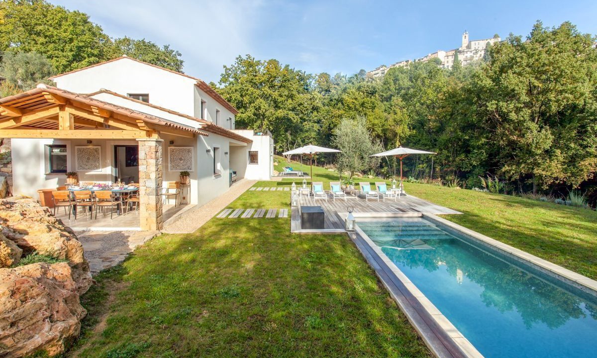 Photo of Others in Chateauneuf-Grasse