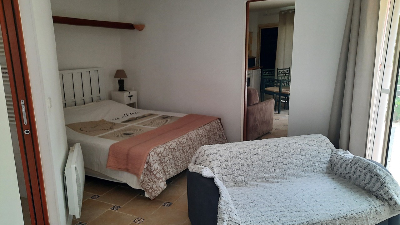 Photo of Bedroom in Contes