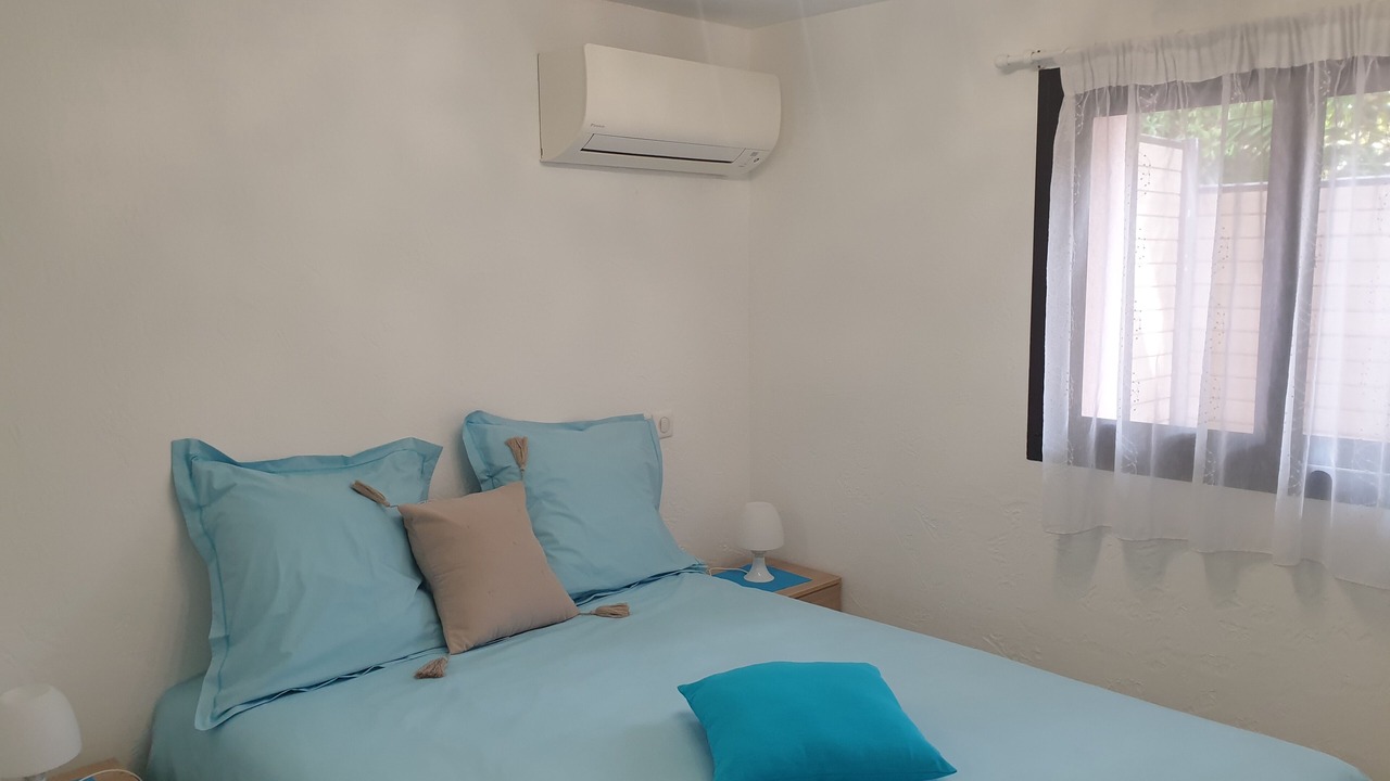 Photo of Bedroom in Mandelieu-la-Napoule Beach