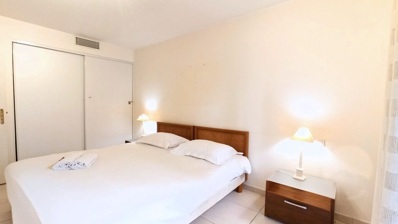 Photo of Bedroom in Cannes City Centre