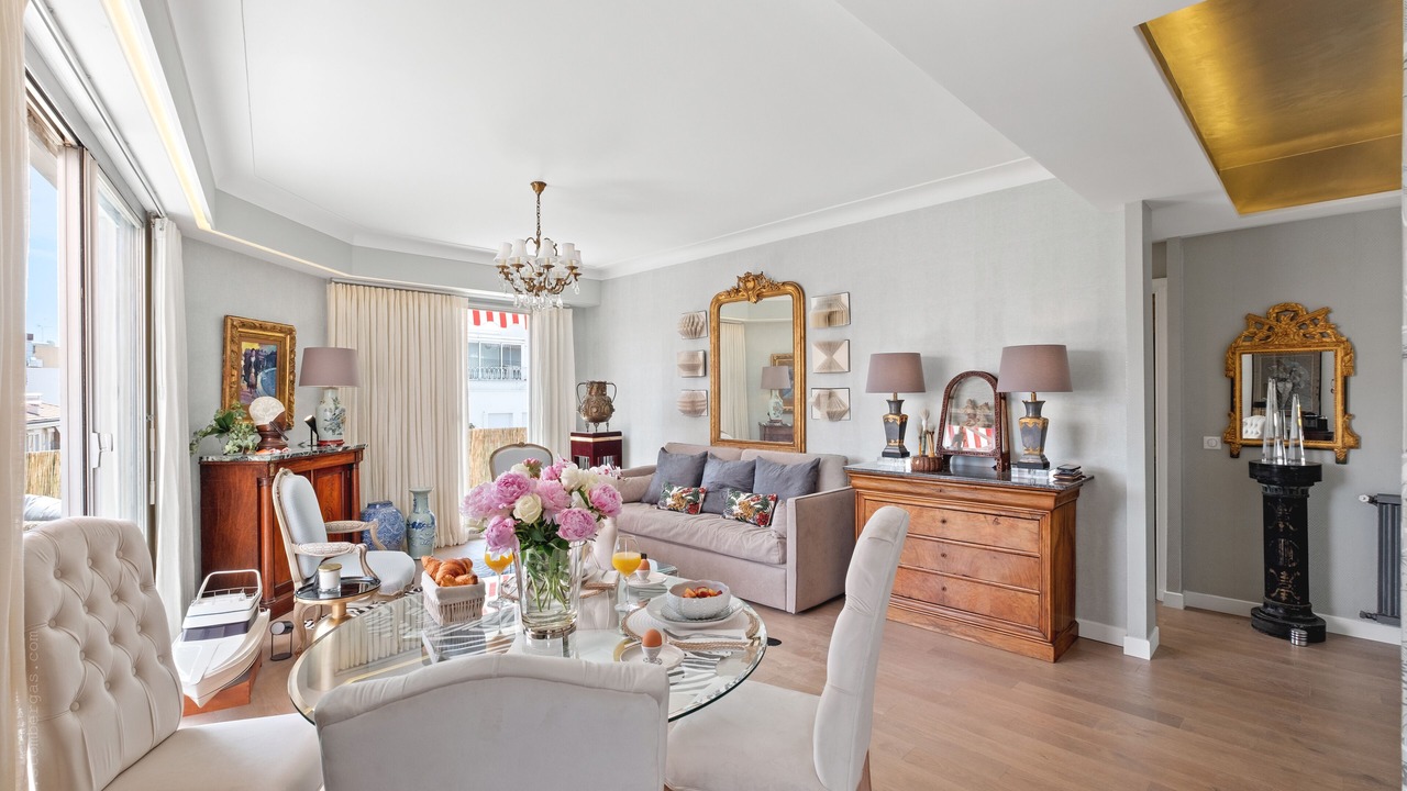 Photo of Livingroom in Musicians Quarter