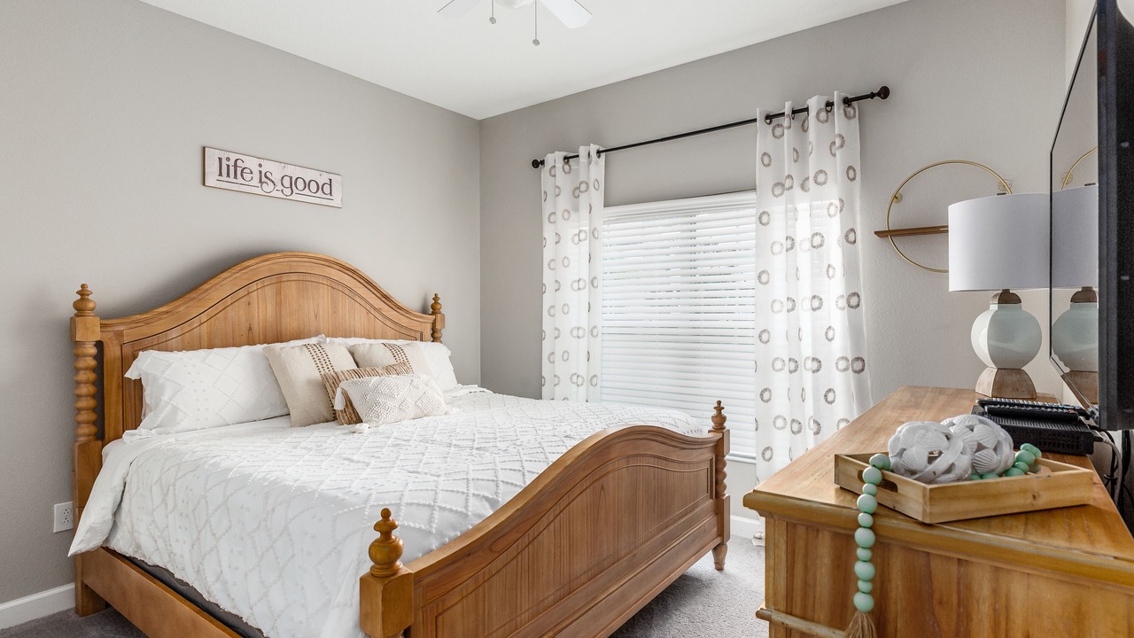 Photo of Bedroom in Lindfields