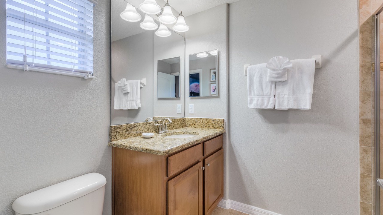 Photo of Bathroom in Lindfields