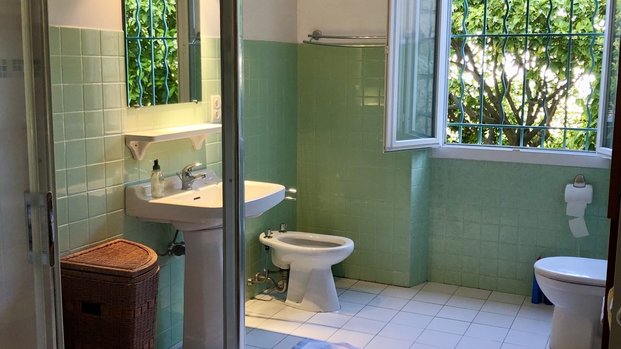 Photo of Bathroom in Carnot