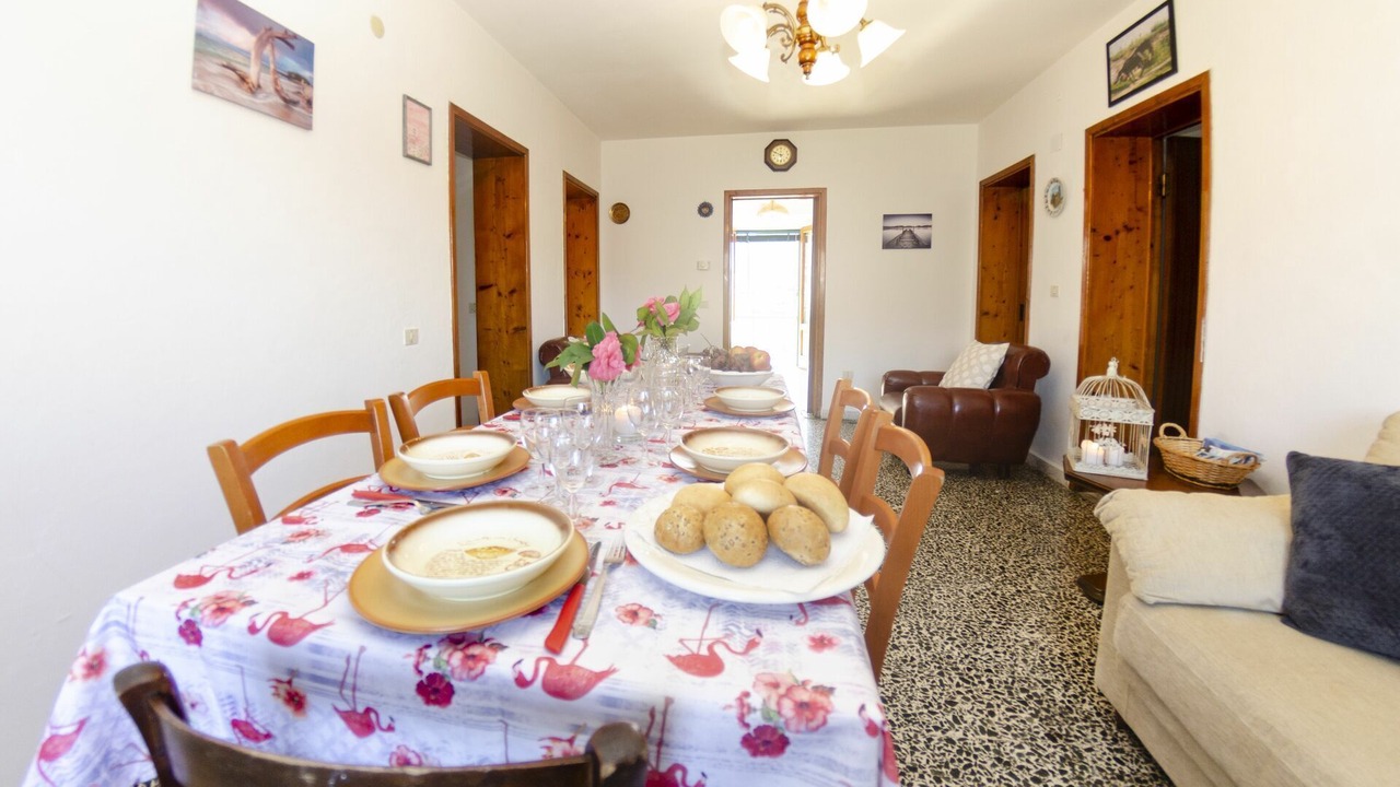 Photo of Livingroom in Montefegatesi