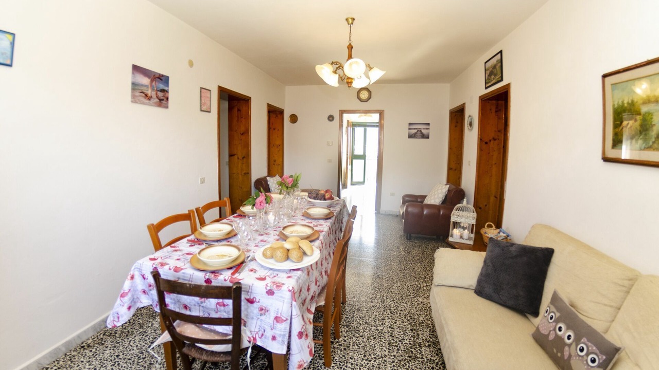 Photo of Livingroom in Montefegatesi